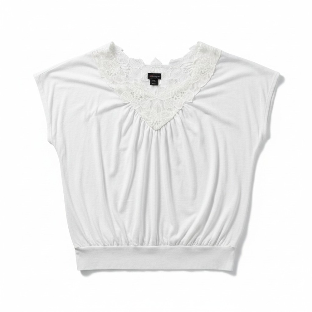 Torrid Women's Size 2 2X White Lace Embroidered V Neck Boho Blouse Top‎